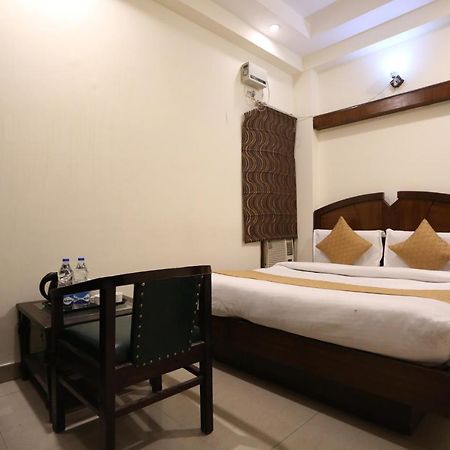 Hotel Gaylord International - New Delhi Exterior photo