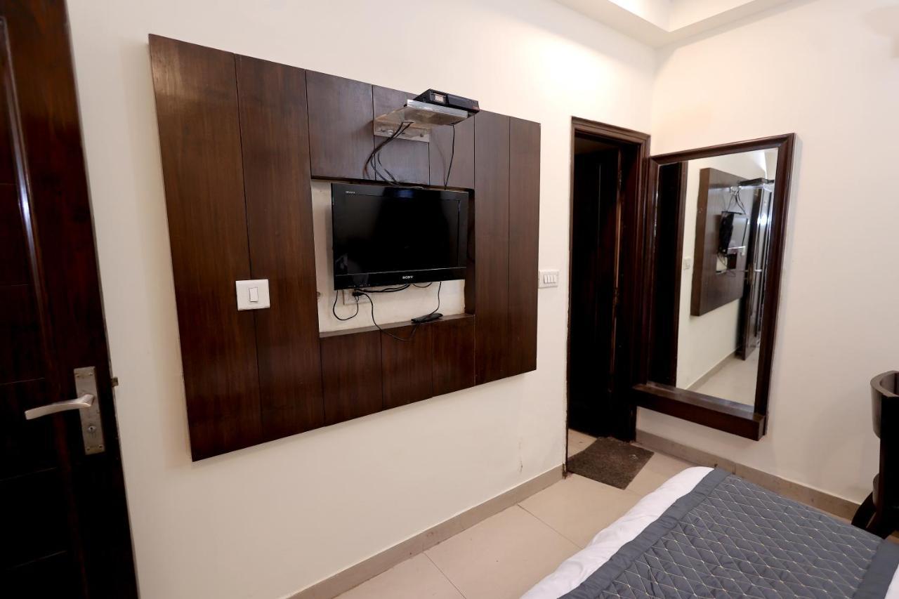Hotel Gaylord International - New Delhi Exterior photo