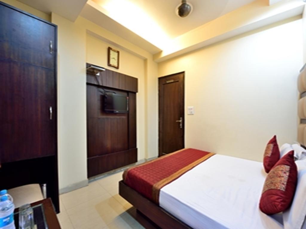Hotel Gaylord International - New Delhi Exterior photo